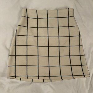 Adorable, high waist plaid skirt- Size 6